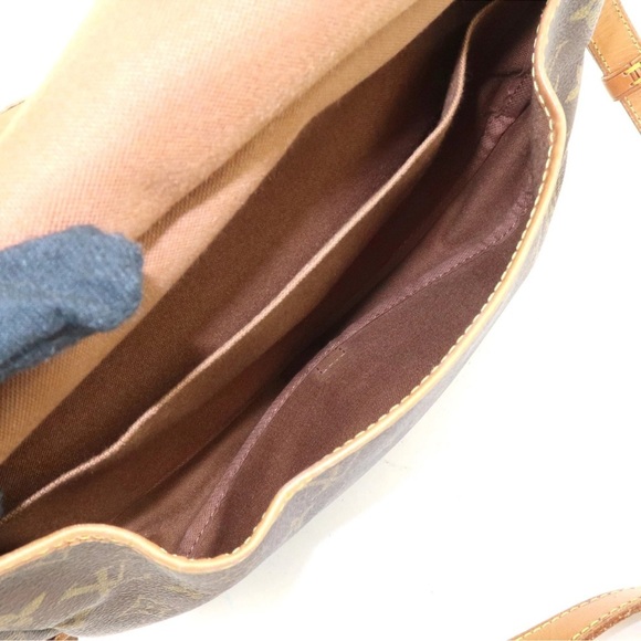 LOUIS VUITTON Monogram Saumur 30 Crossbody - Picture 12 of 12